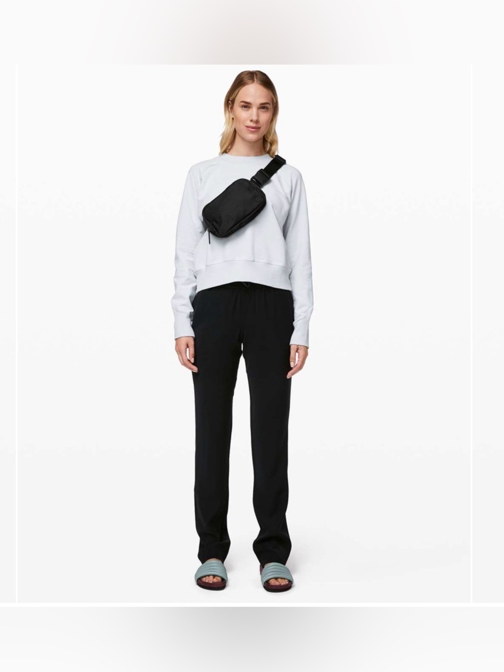 Lululemon Everywhere Belt Bag *Crinkle
Nylon 1L
Black